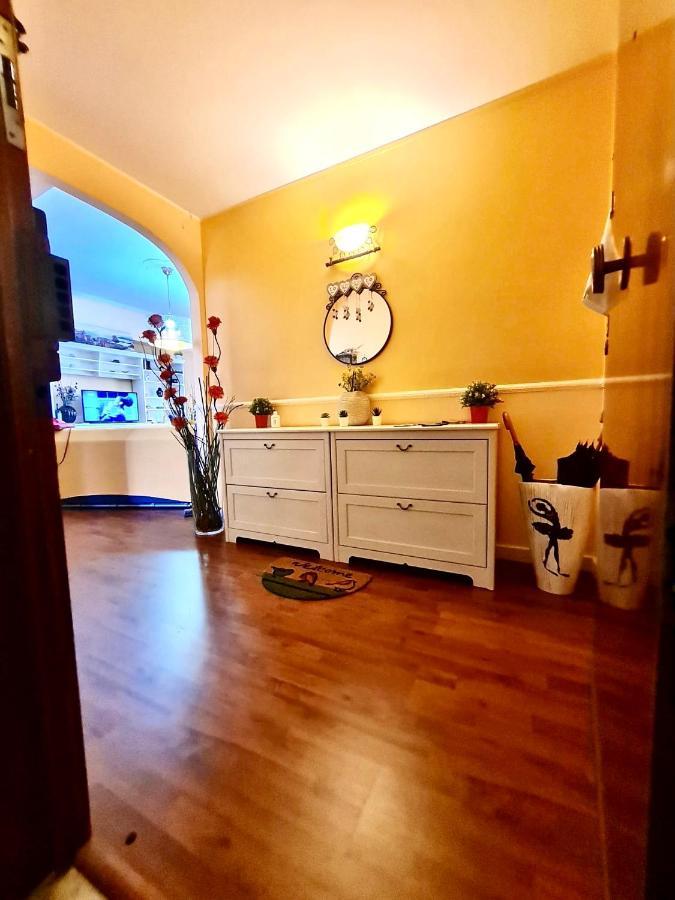 La Maison Blanche Apartment *